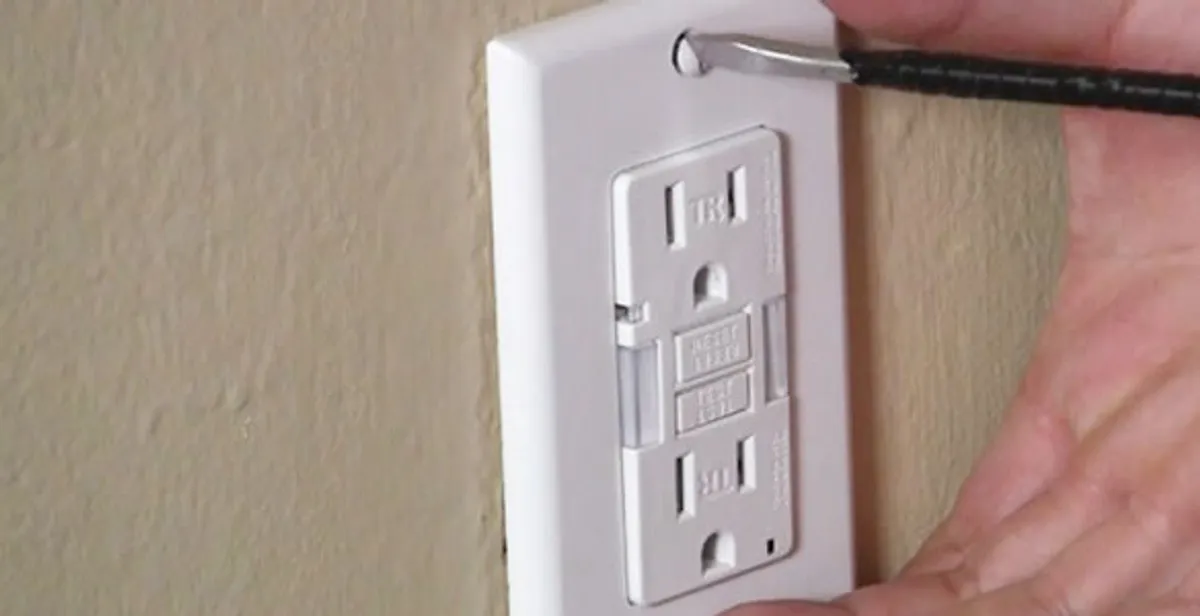 gfc outlets service securing and mounting ground fault circuit interrupter outlet by certified electricians in Dayton, OH